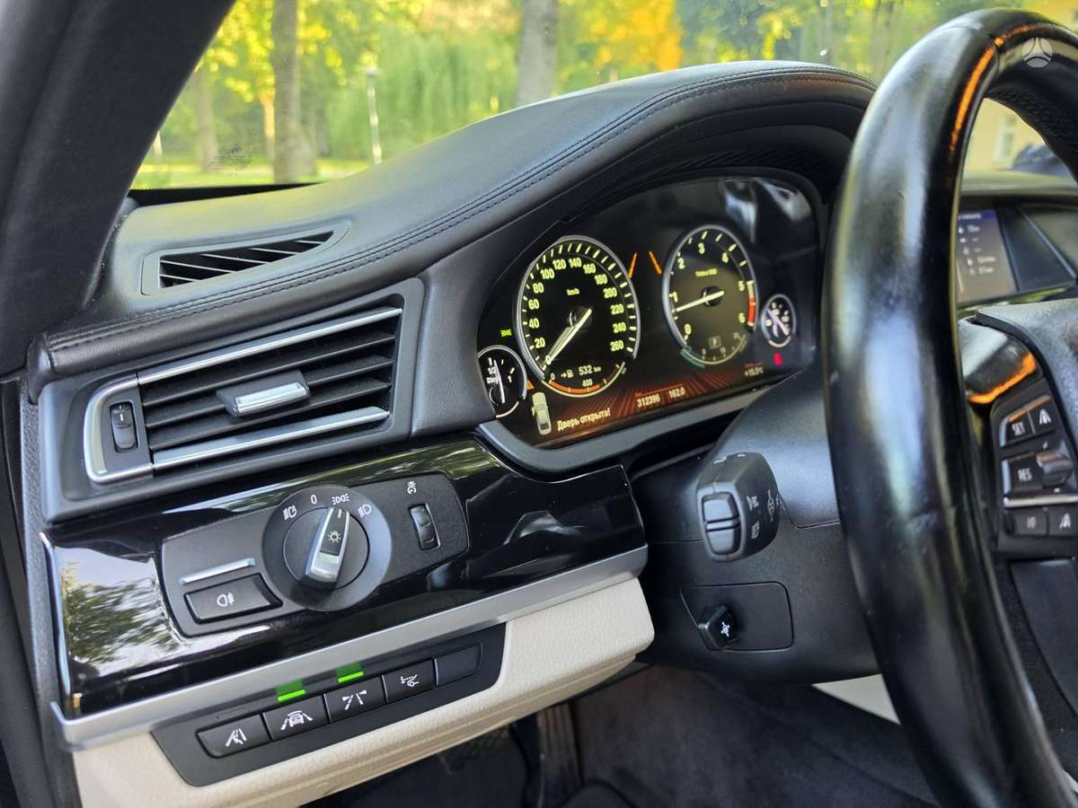 BMW 740, 3.0 l., Седан