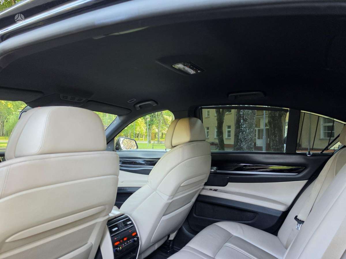 BMW 740, 3.0 l., Седан