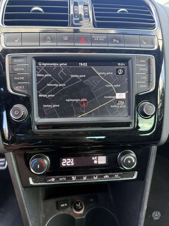 Volkswagen Polo - 8