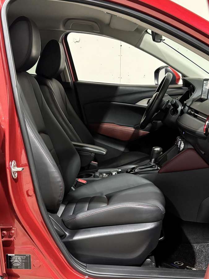 Mazda CX-3, 2.0 l., off-road / crossover