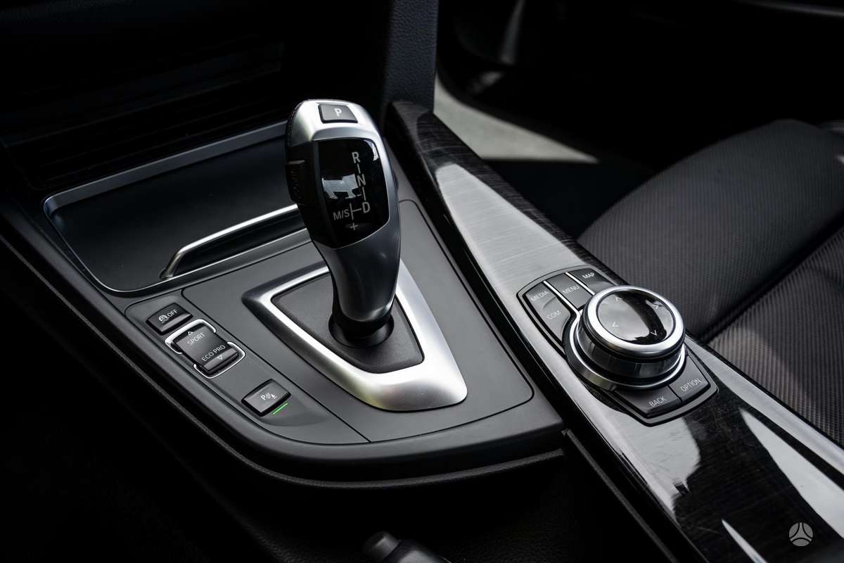 BMW 320, 2.0 l., Седан