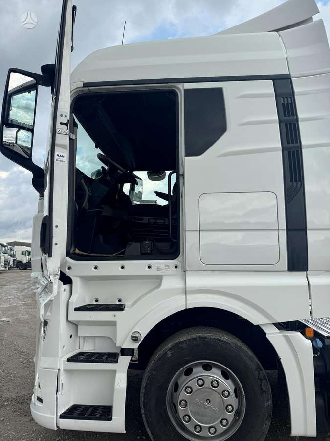MAN TGX, double sleeper