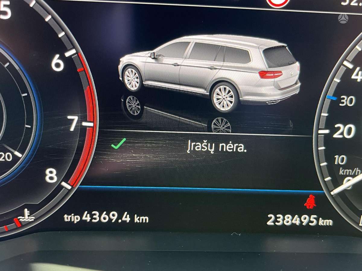 Volkswagen Passat - 12