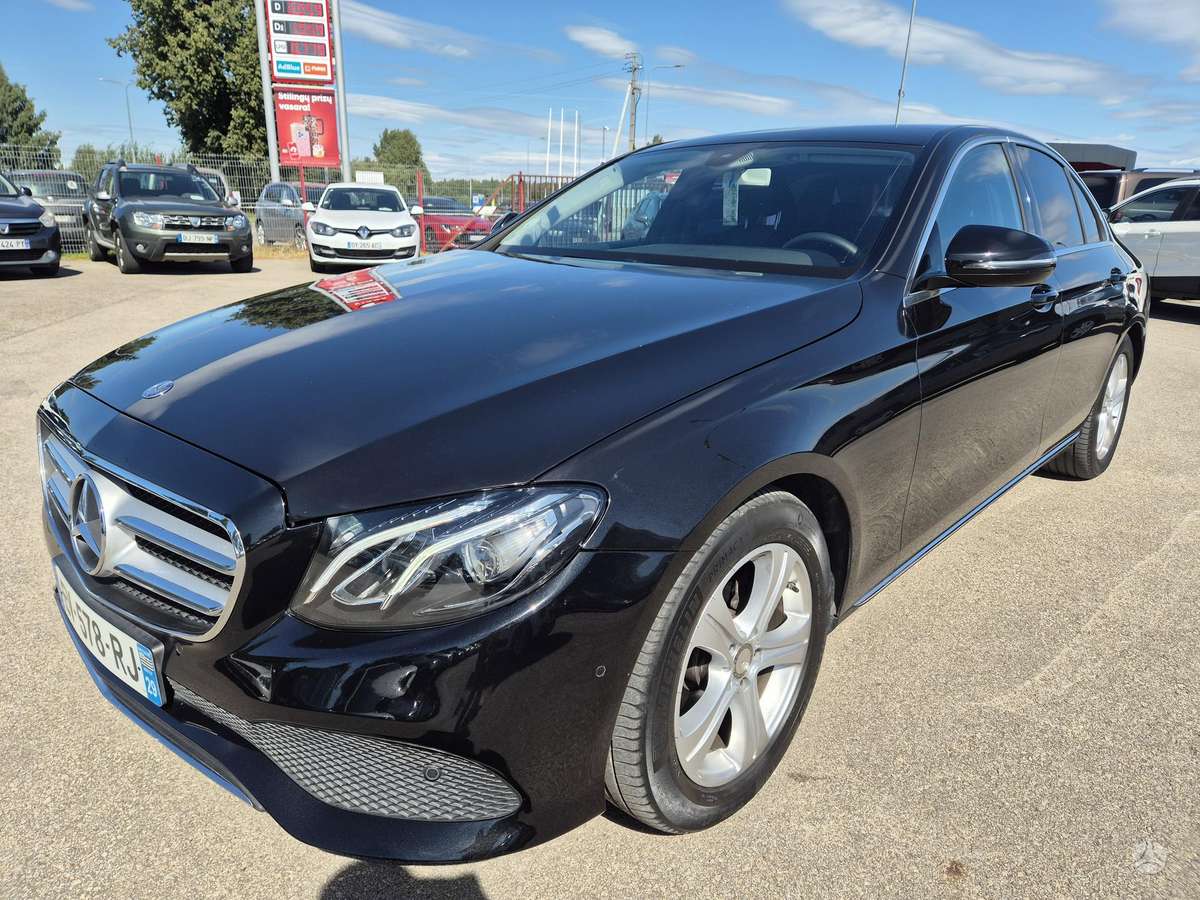 Mercedes-Benz E200, 2.0 l., Седан