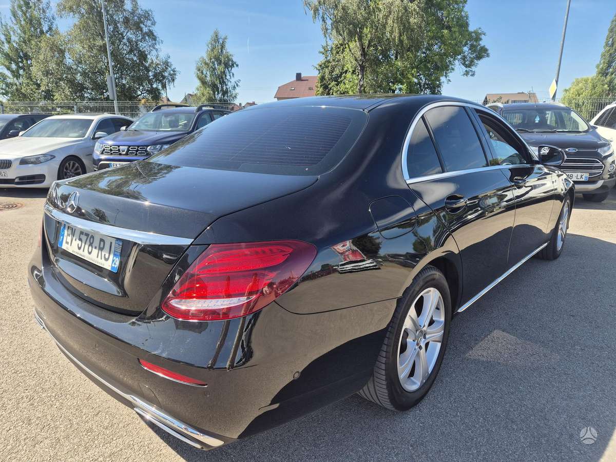 Mercedes-Benz E200, 2.0 l., Седан