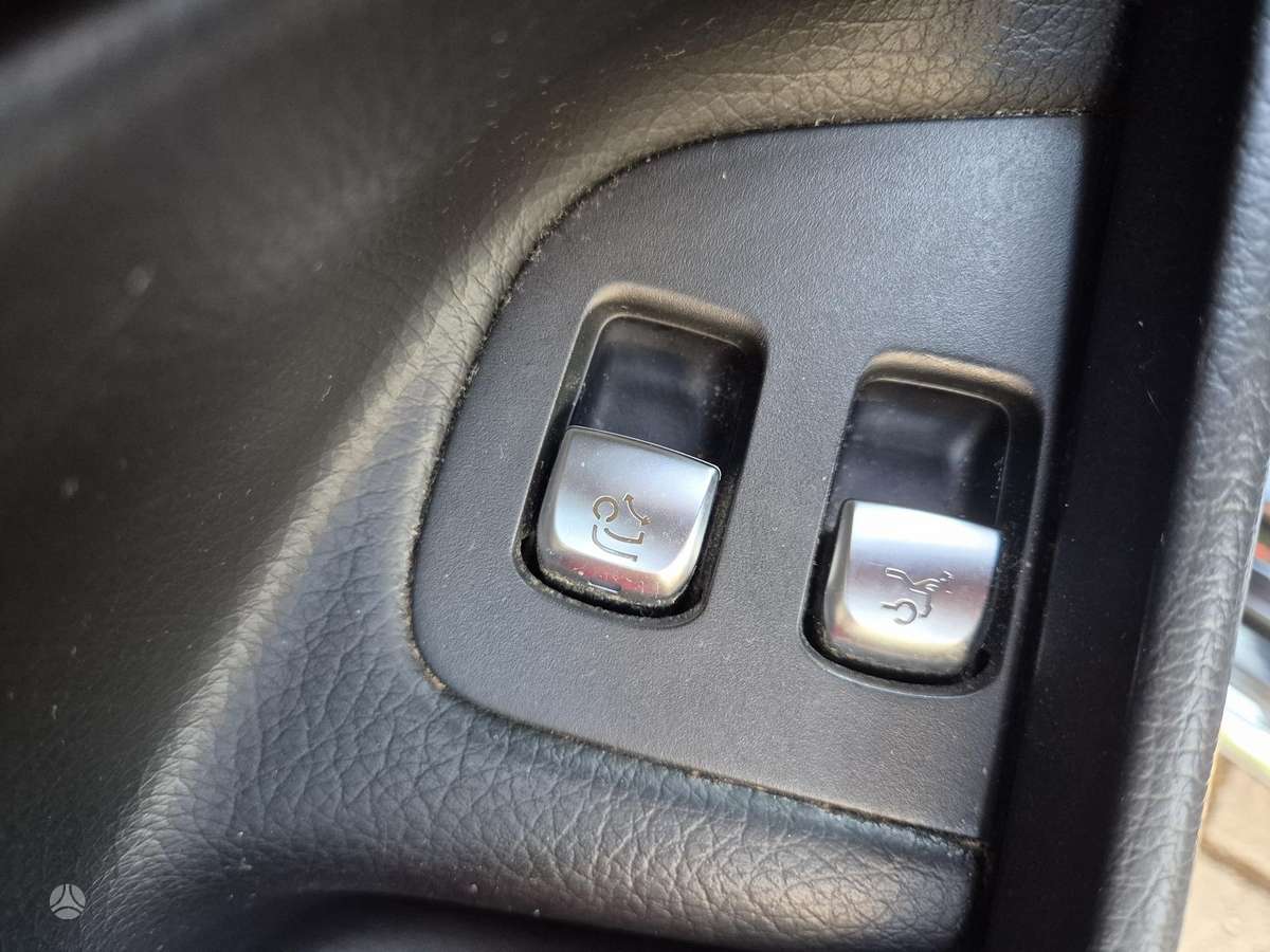 Mercedes-Benz E200, 2.0 l., Седан