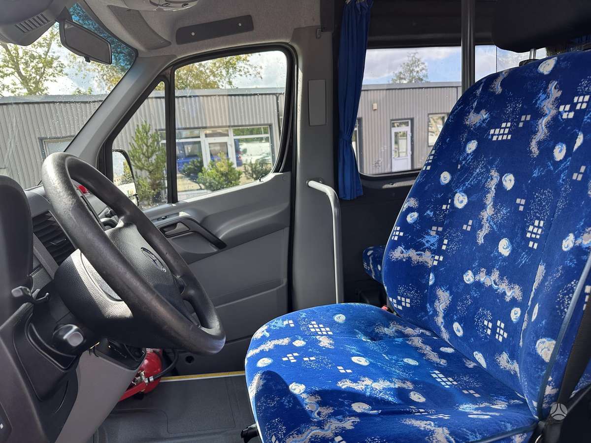 Mercedes-Benz Sprinter, passenger minibus