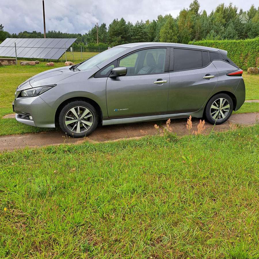 Nissan Leaf, 40 кВт·ч, Хэтчбек