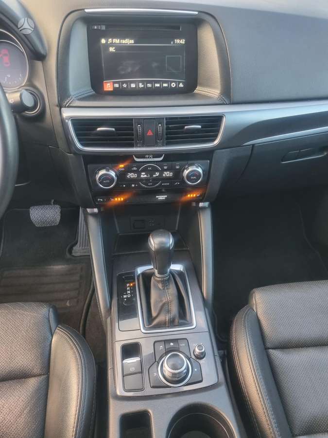 Mazda CX-5, 2.2 l., off-road / crossover