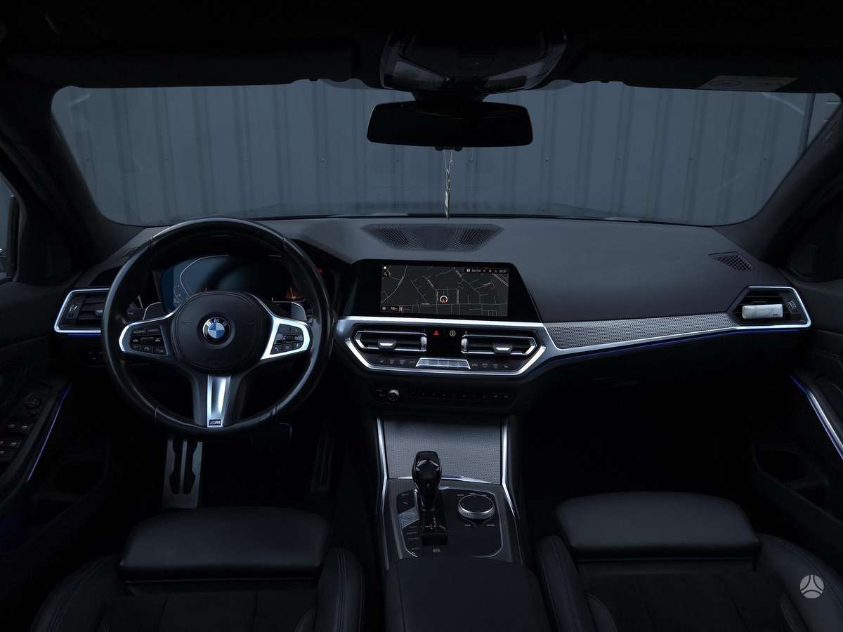 BMW 330, 3.0 l., Седан