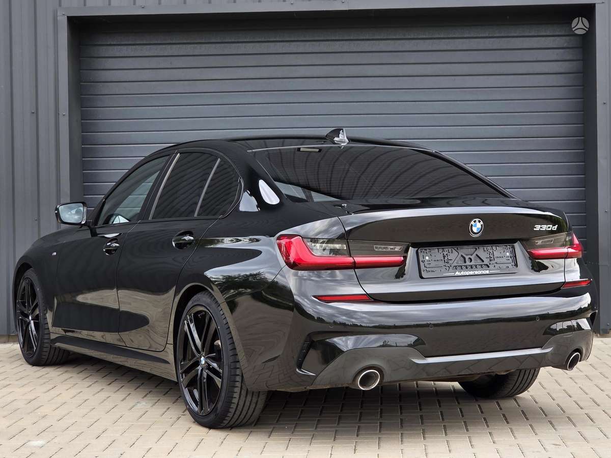 BMW 330, 3.0 l., Седан