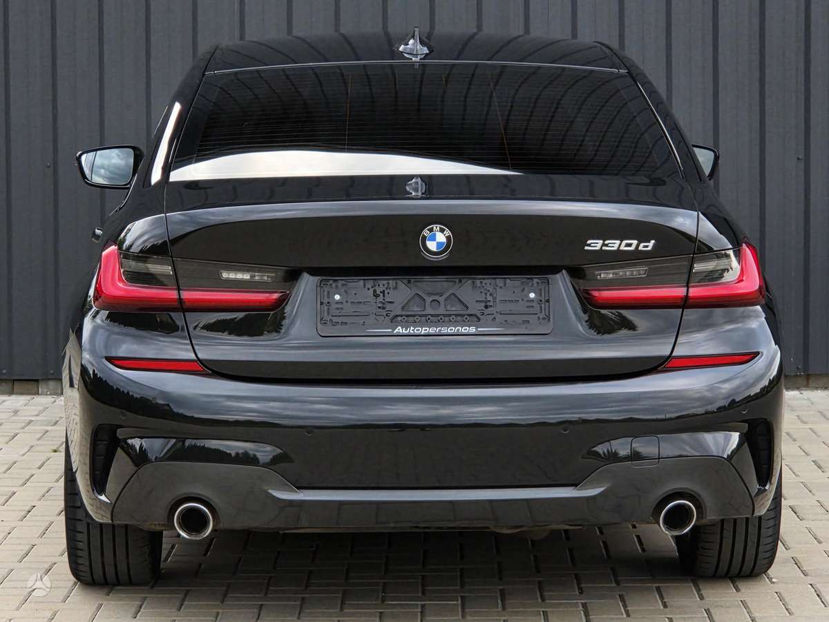 BMW 330, 3.0 l., Седан