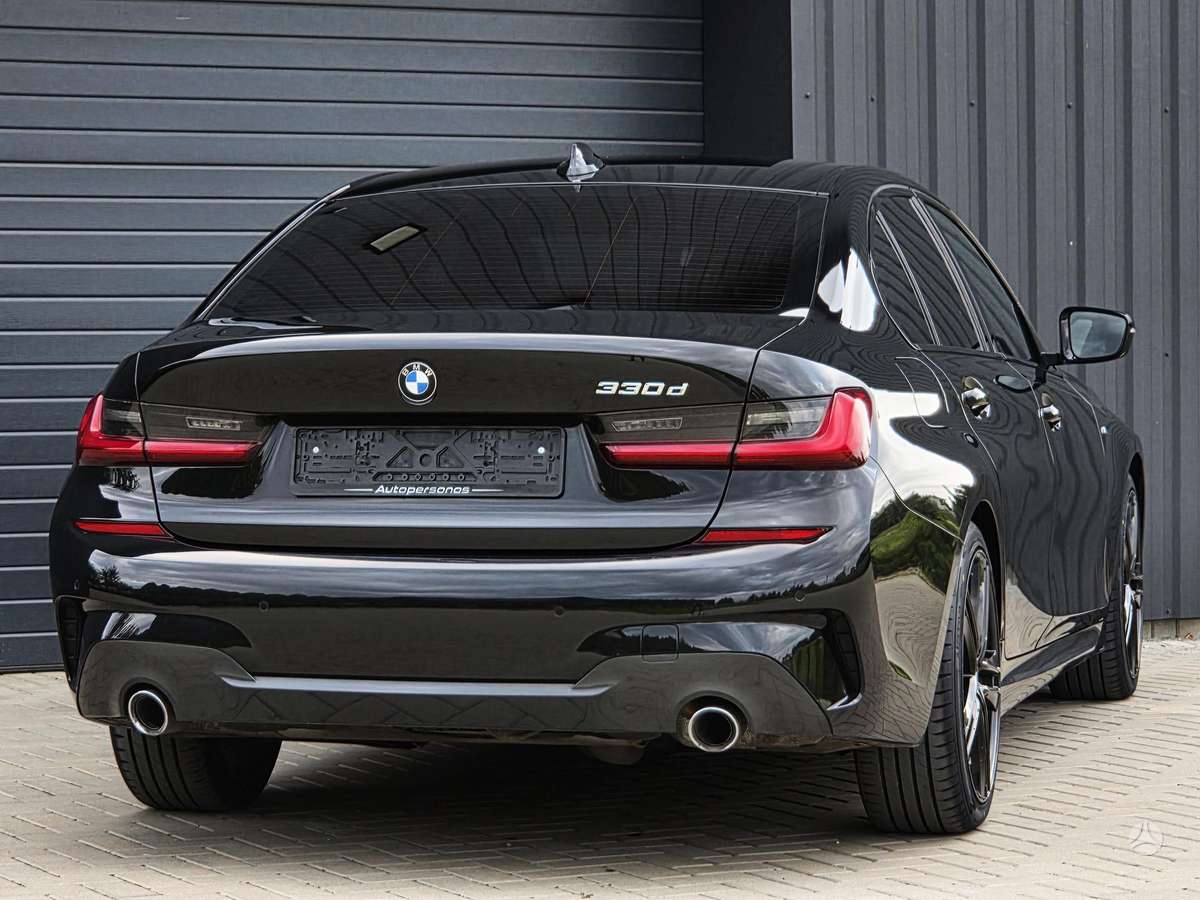 BMW 330, 3.0 l., Седан