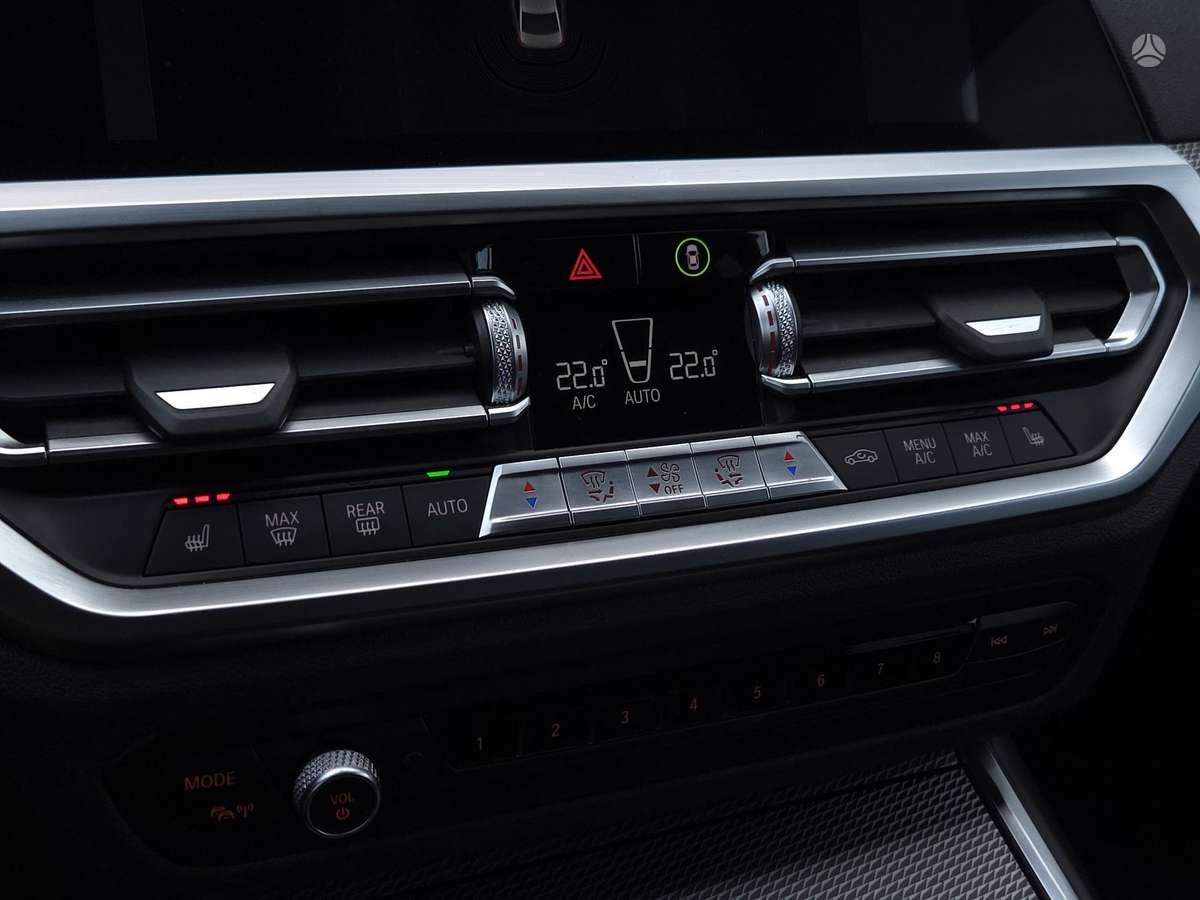 BMW 330, 3.0 l., Седан