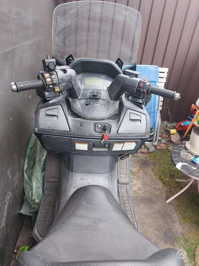 Suzuki Burgman 650cc, scooters / mopeds