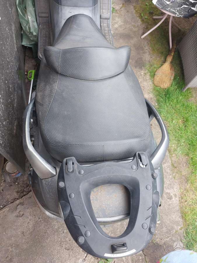 Suzuki Burgman 650cc, scooters / mopeds