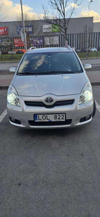 Toyota Corolla Verso - 1