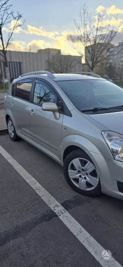 Toyota Corolla Verso - 4