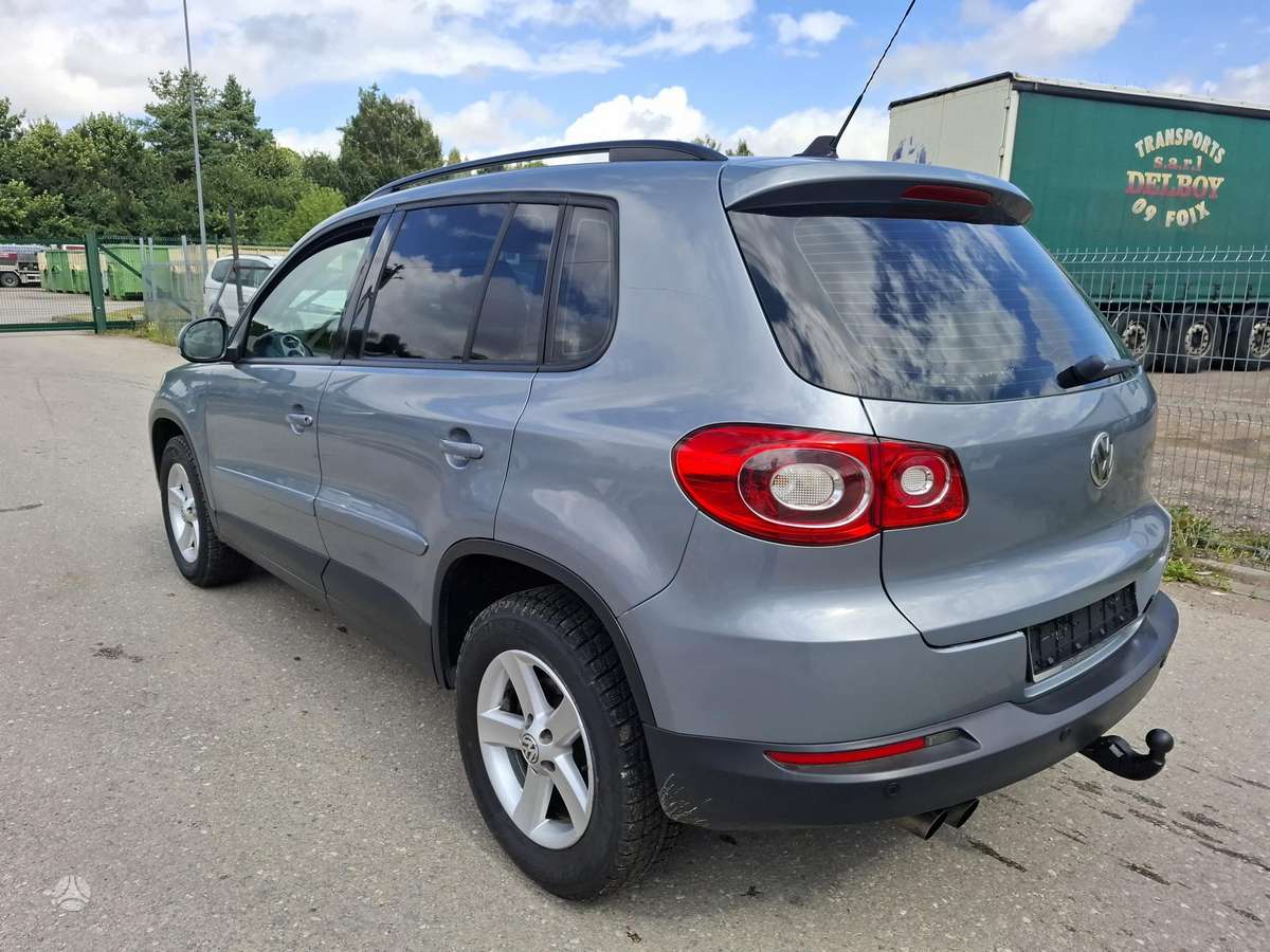 Volkswagen Tiguan - 4