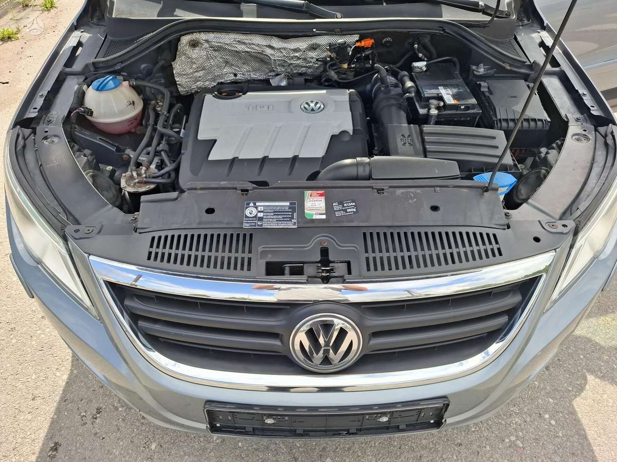 Volkswagen Tiguan - 8