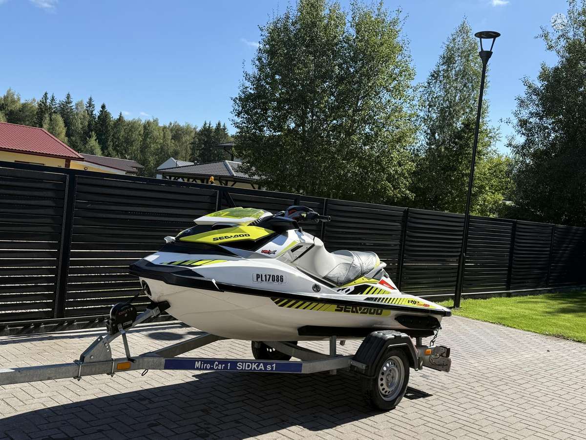 Sea-Doo RXP300 RS, jet skis