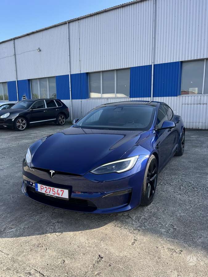 Tesla Model S - 1