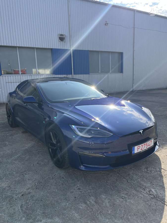 Tesla Model S - 2