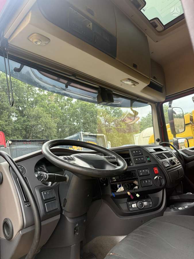 DAF XF480, double sleeper