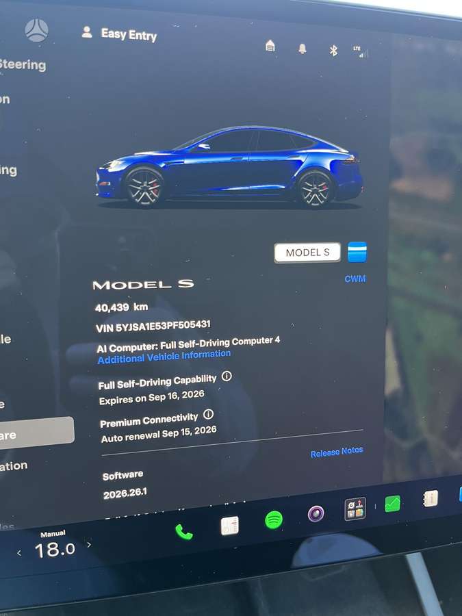 Tesla Model S - 7