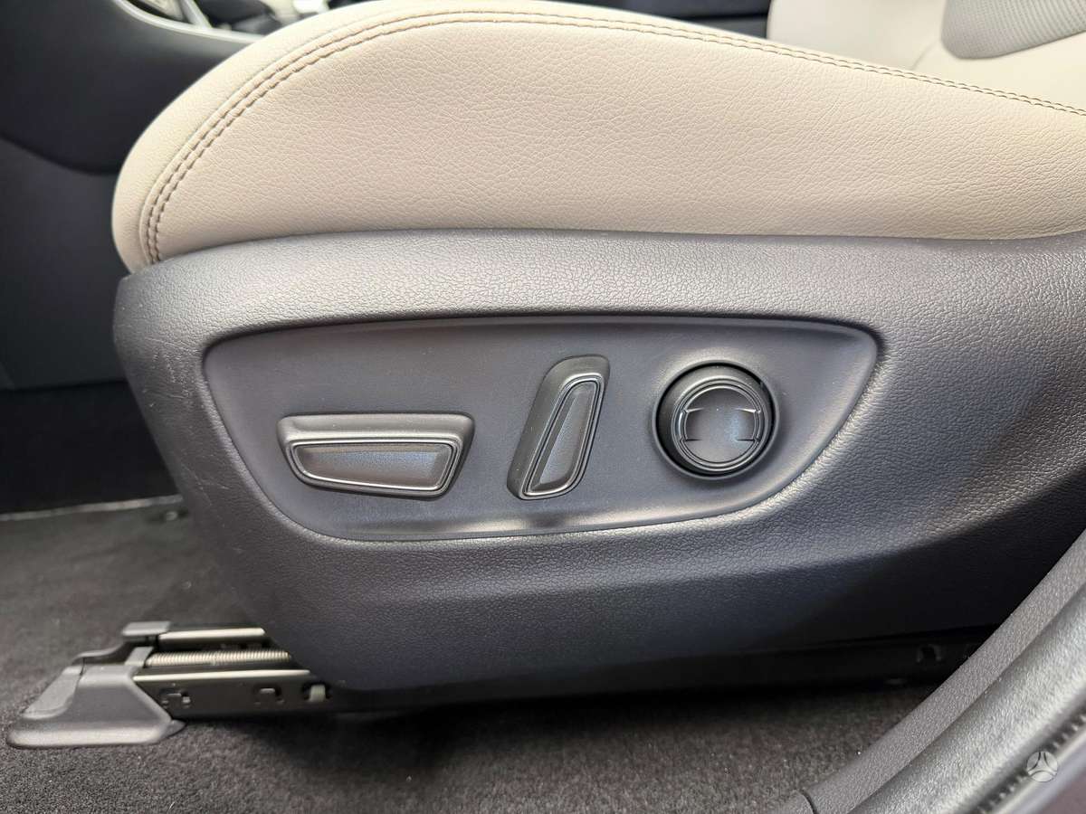 Toyota RAV4 - 10