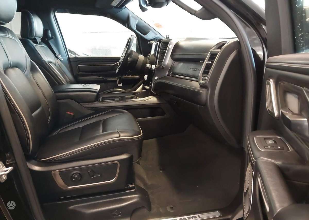 Dodge Ram rezerves daļās