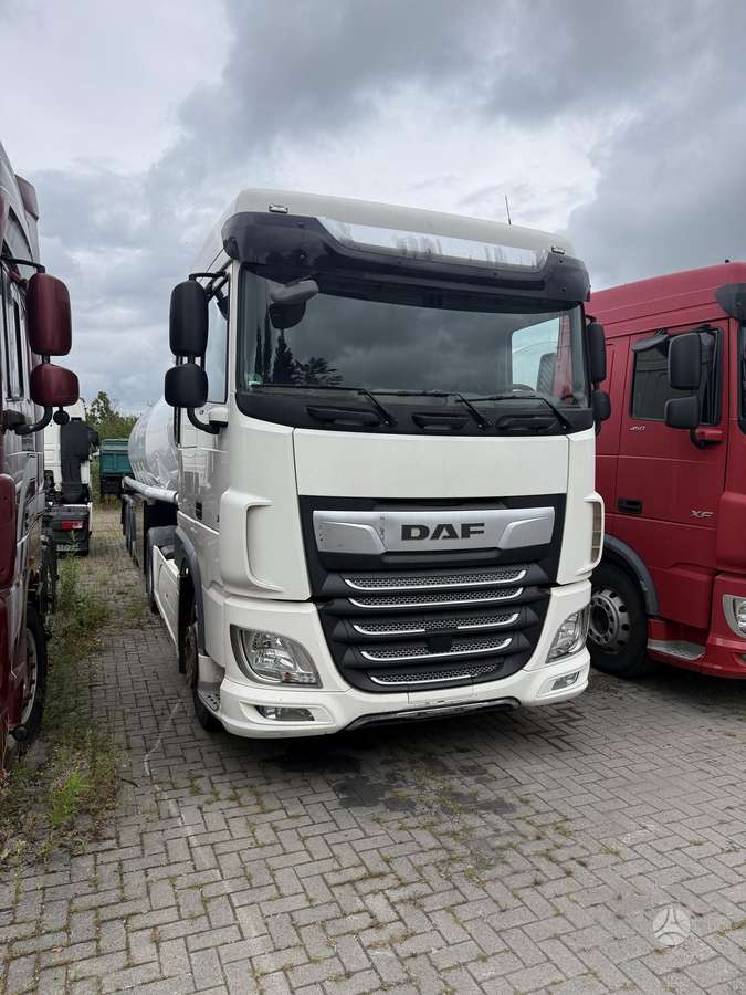 DAF XF 450, double sleeper