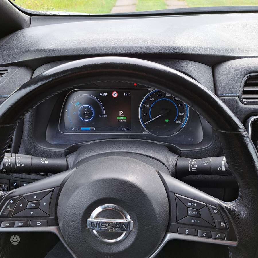 Nissan Leaf, 40 кВт·ч, Хэтчбек