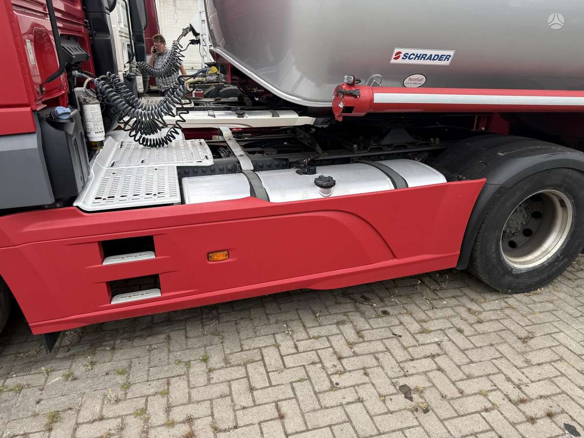 DAF XF 450, double sleeper