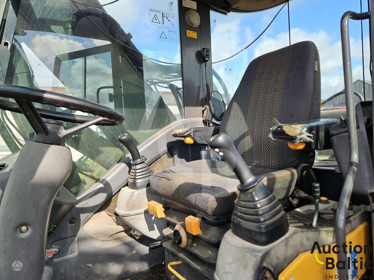 Volvo EW 140, excavator