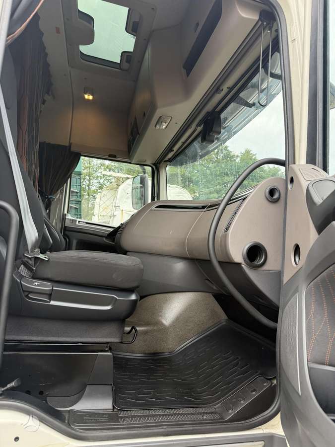 DAF XF 450, 2 miegamosios vietos