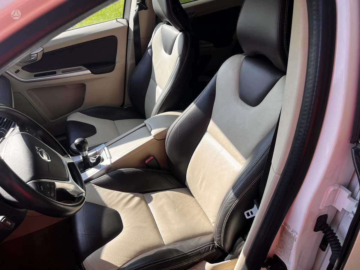 Volvo XC60 - 10