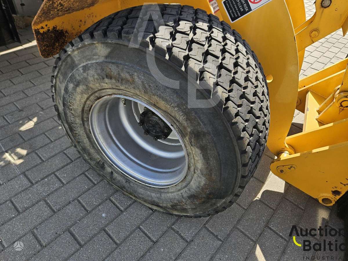-Kita- 1040 ZL-08, frontal loader