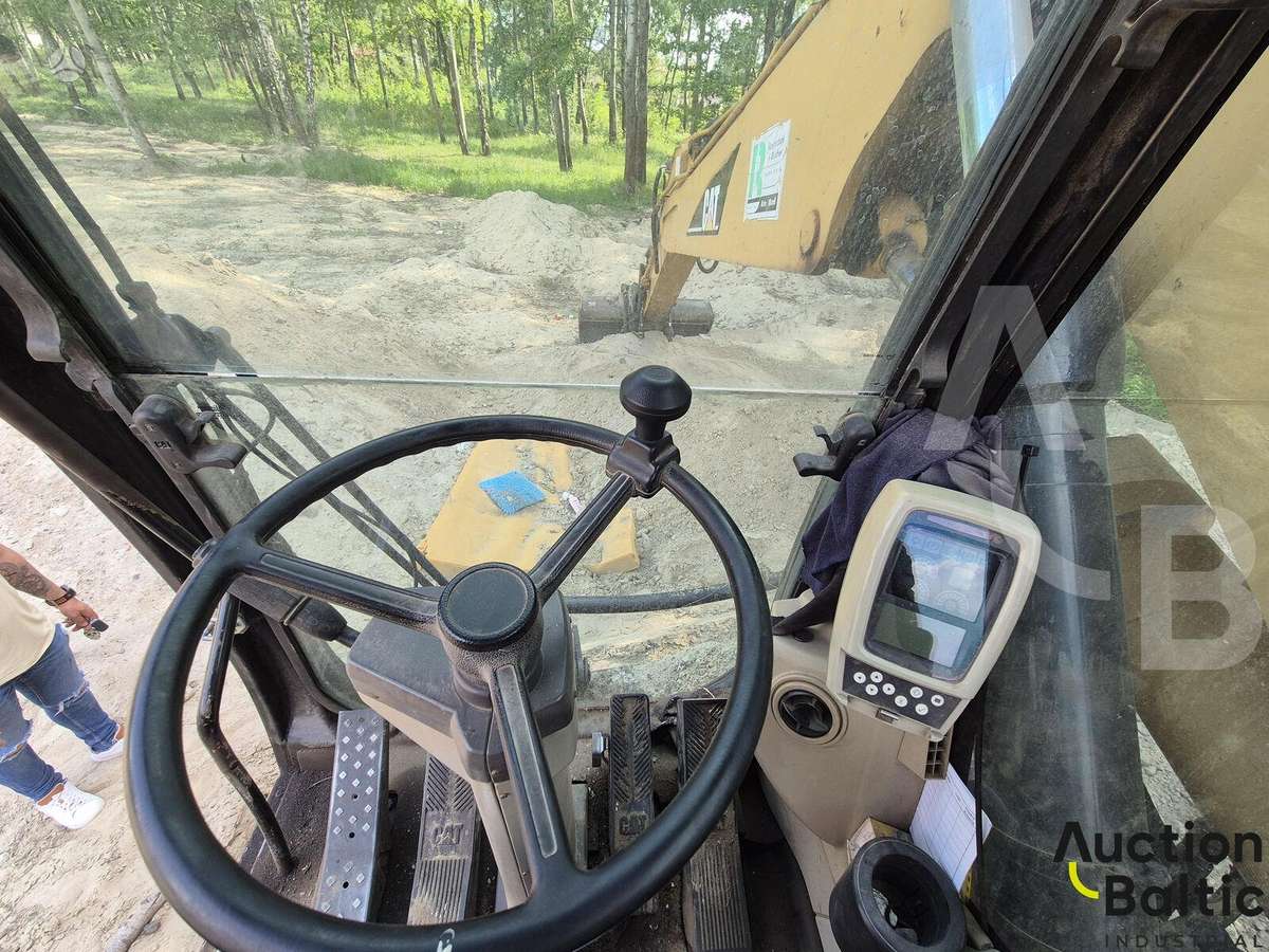 Caterpillar M 318 C, excavator