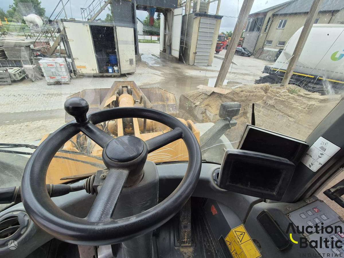 Liebherr L 556, frontal loader