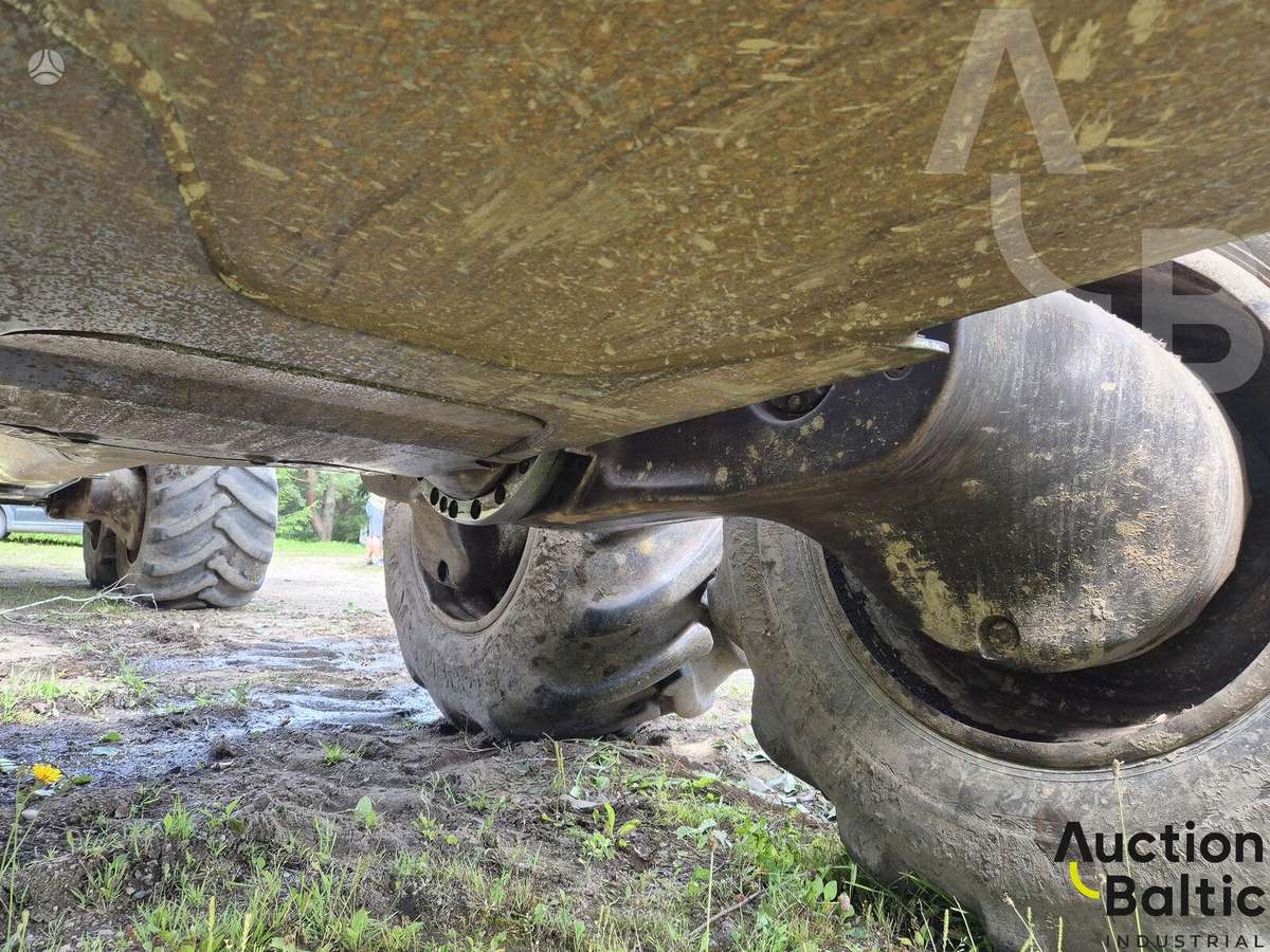 John Deere 1010 E, medvežės