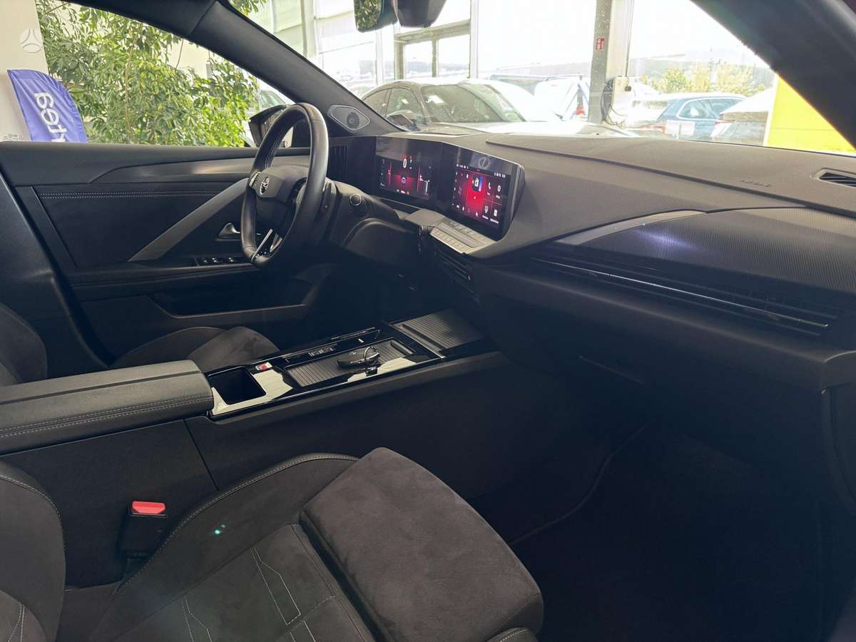 Opel Astra, 1.2 l., hatchback