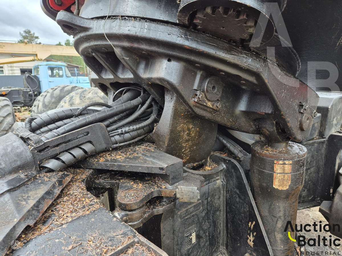 Komatsu 931, харвестеры