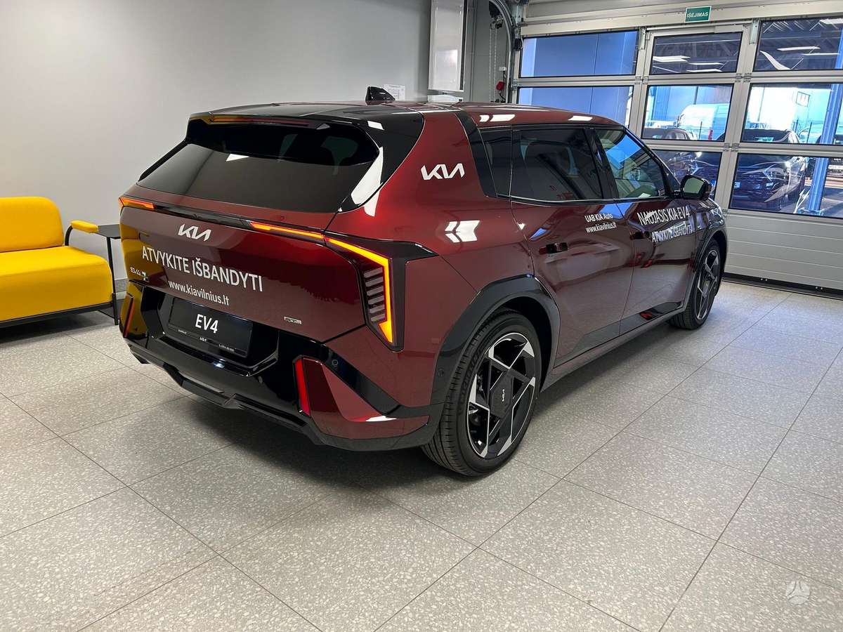 Kia EV4, 81 kWh, hatchback