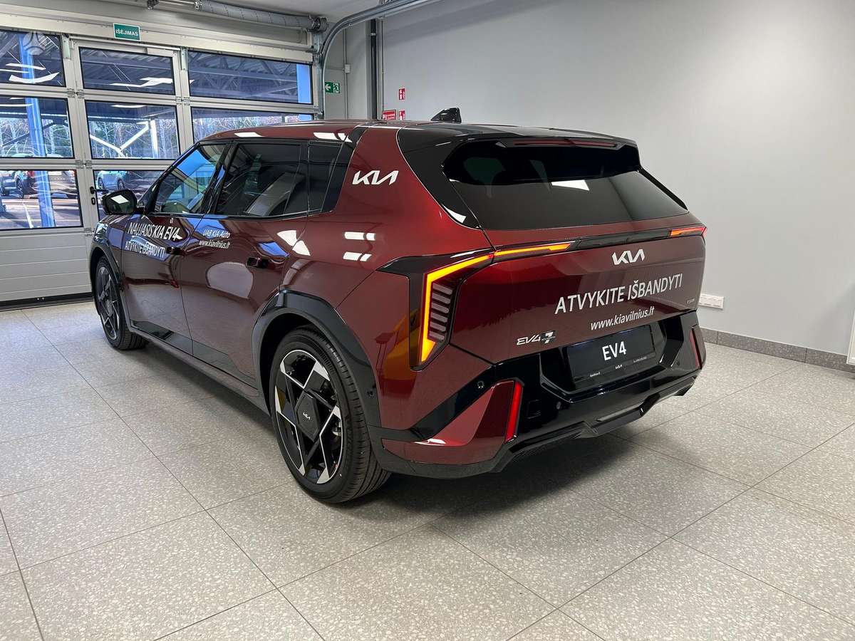 Kia EV4, 81 kWh, hatchback