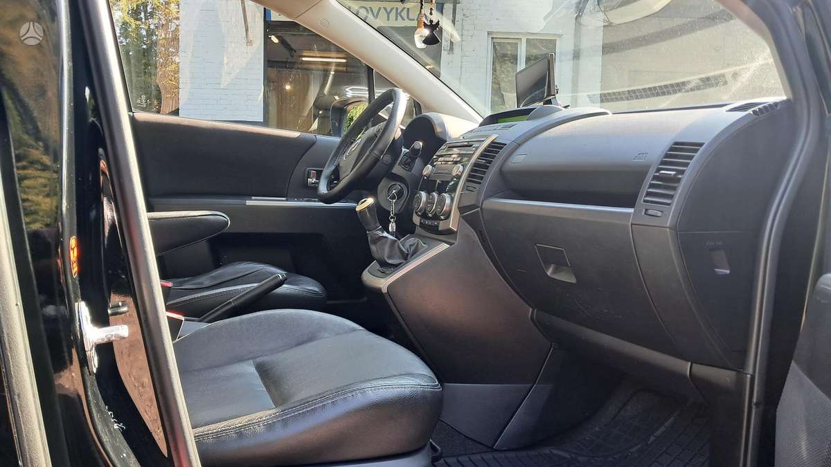 Mazda 5, 2.0 l., Минивэн