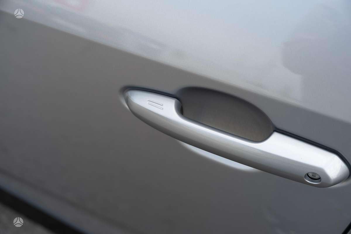Toyota RAV4 - 8