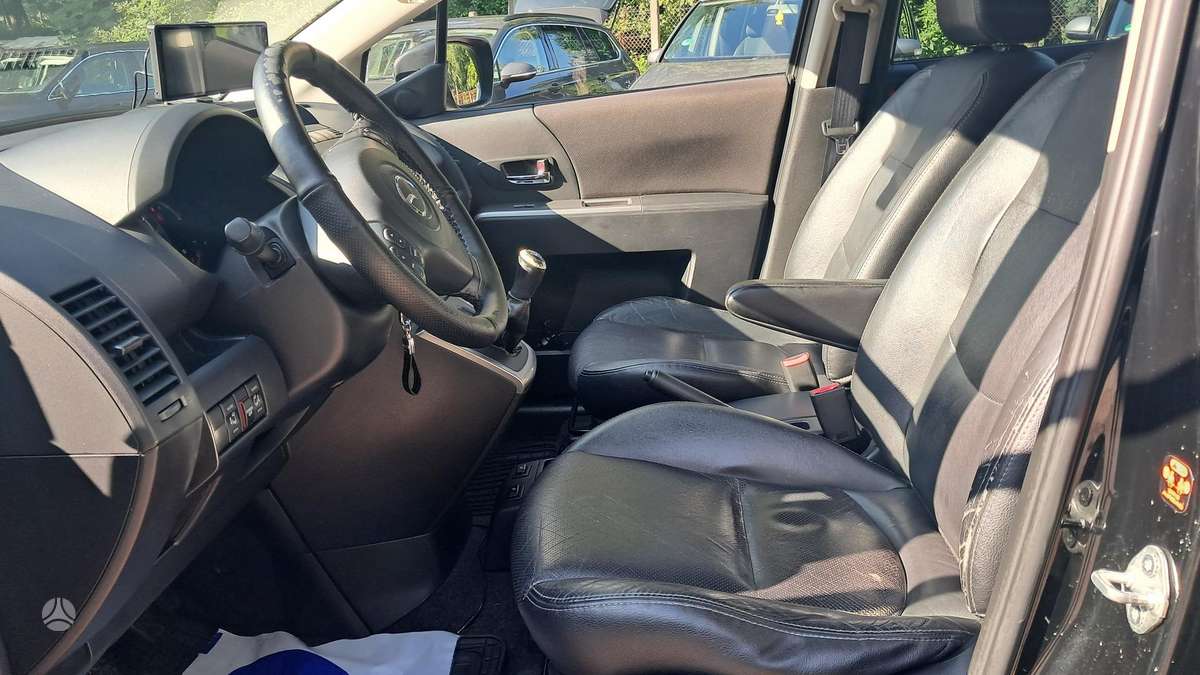 Mazda 5, 2.0 l., Минивэн