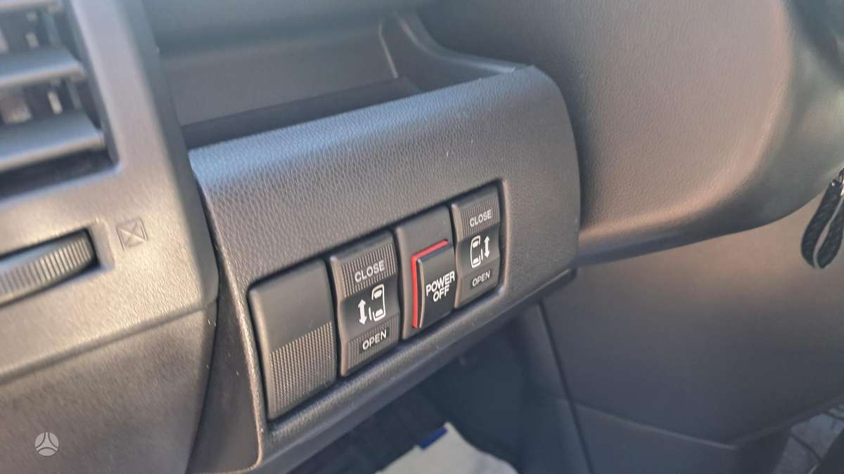 Mazda 5, 2.0 l., Минивэн