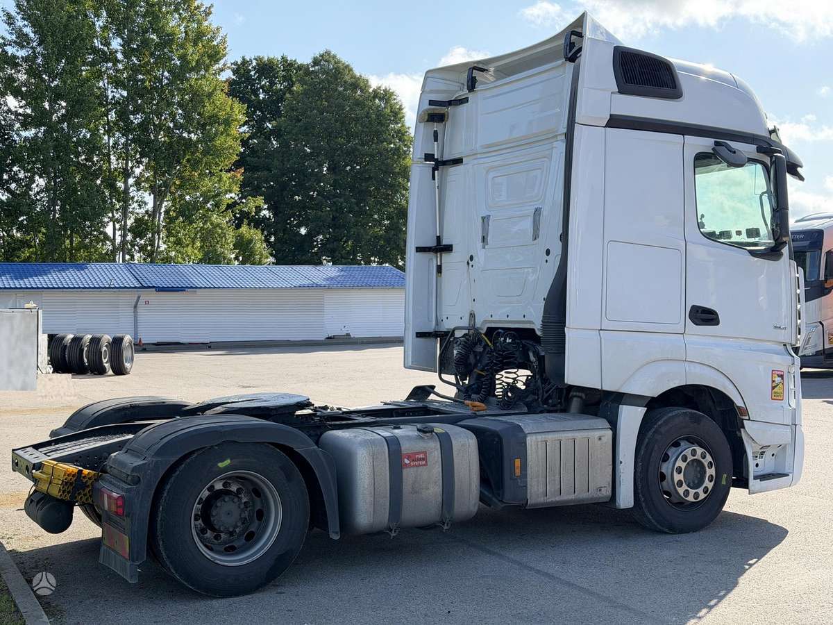 Mercedes-Benz Actros 1851 LS, double sleeper